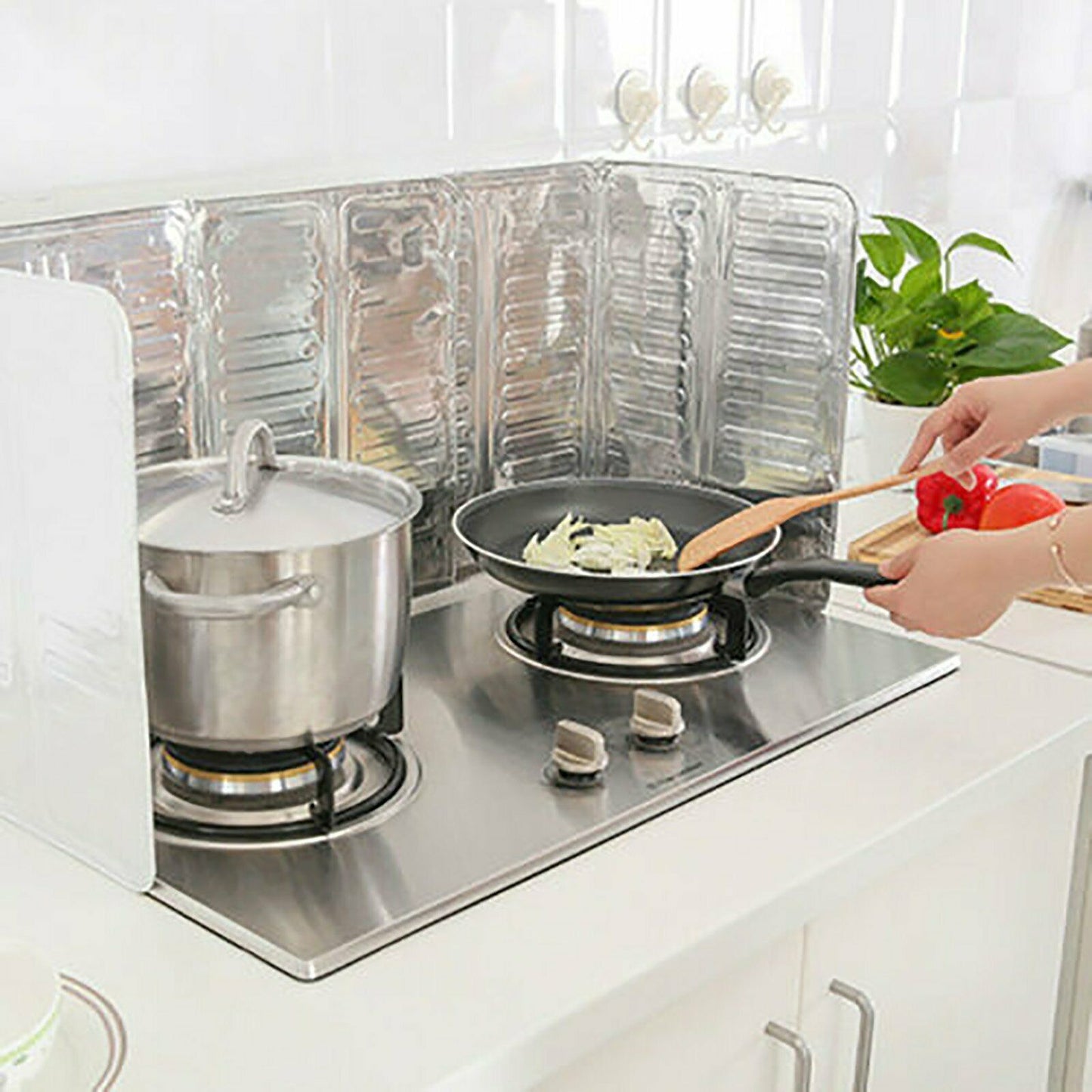 Free shipping- 2pc Kitchen Oil Splash Guard